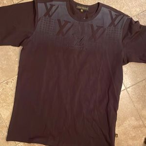 LV t shirt pull over brown